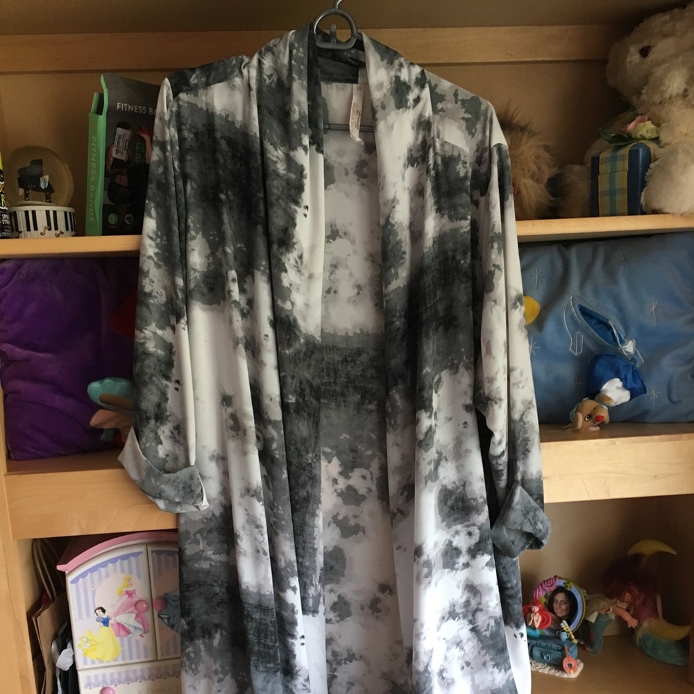 Melissa McCarthy sheer kimono cardigan